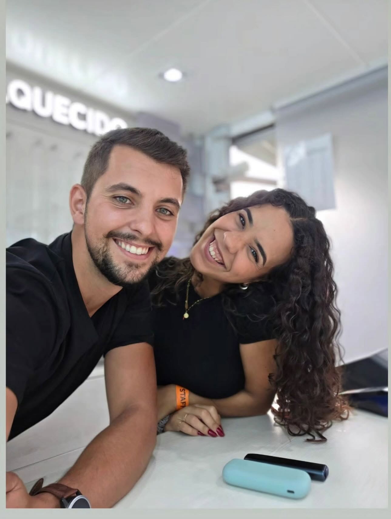Promotores IQOS em ponto de venda