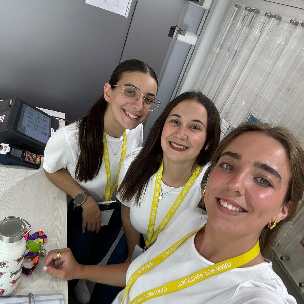 Promotoras IQOS Together Forward