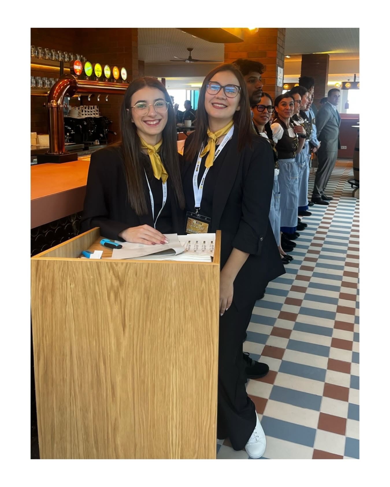 Equipa de hospedeiras Super Bock em evento corporate